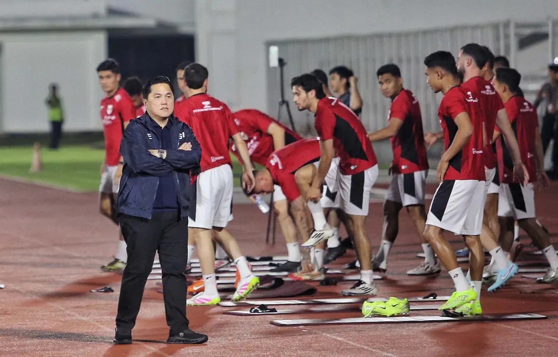 Ketum PSSI Erick Thohir dan punggawa Timnas Senior. Foto : Ist