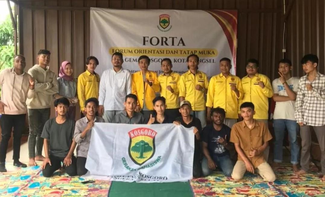 DUKUNG TIYO ARDIANTO.  Gema Kosgoro Kota Tangsel kecam laporan hukum terhadap mantan Ketua BEM UGM, Tiyo Ardianto.