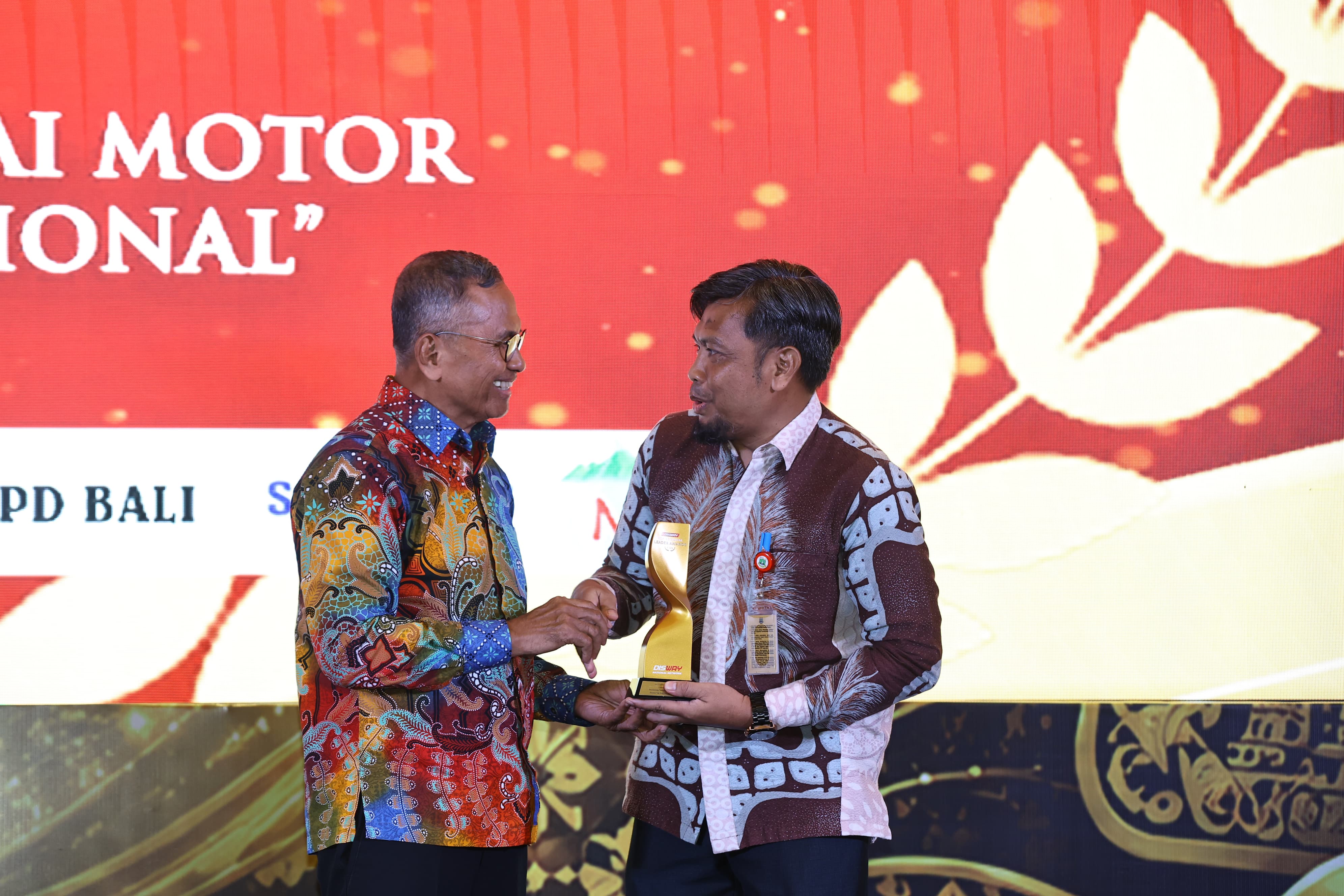 Penghargaan Penggerak Pendidikan Inklusif dan Kesetaraan Akses Belajar dalam ajang Disway Top Regional Leader Awards 2026 diterima Pemprov Banten. Foto : Ist