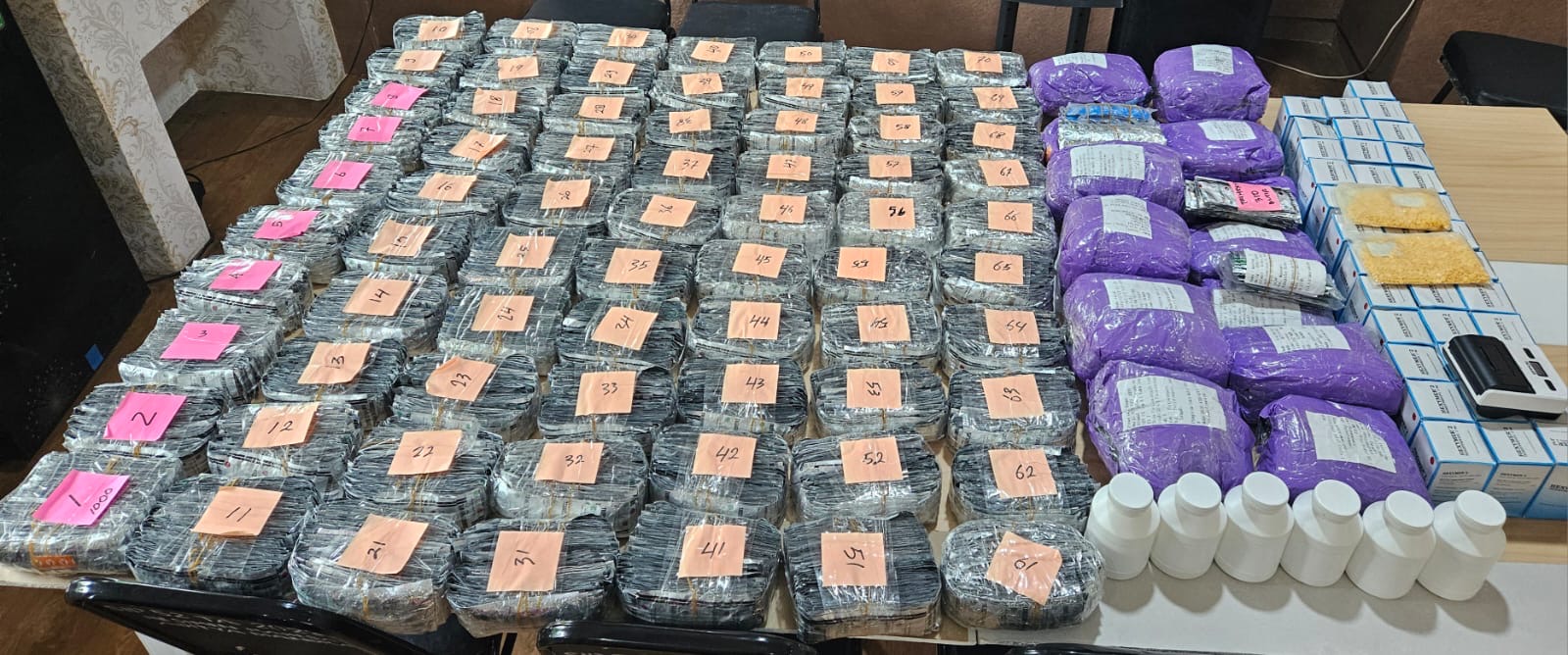 Ratusan ribu barang bukti obat keras ilegal yang berhasil disita dari gudang di wilayah Benda Kota Tangerang. ISTIMEWA