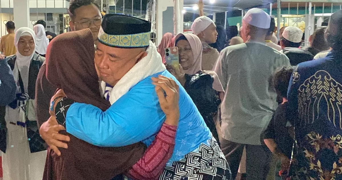 Jamaah Haji sudah tiba di Tanah Air disambut keluarganya di Bandara Soekarno Hatta. Foto : Ist