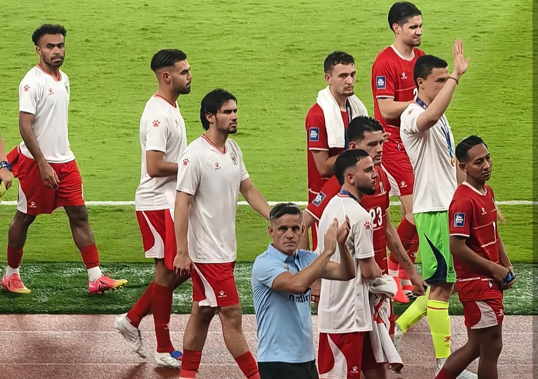 Pelatih John Herdman dan skuad Timnas Senior. Foto : Ist