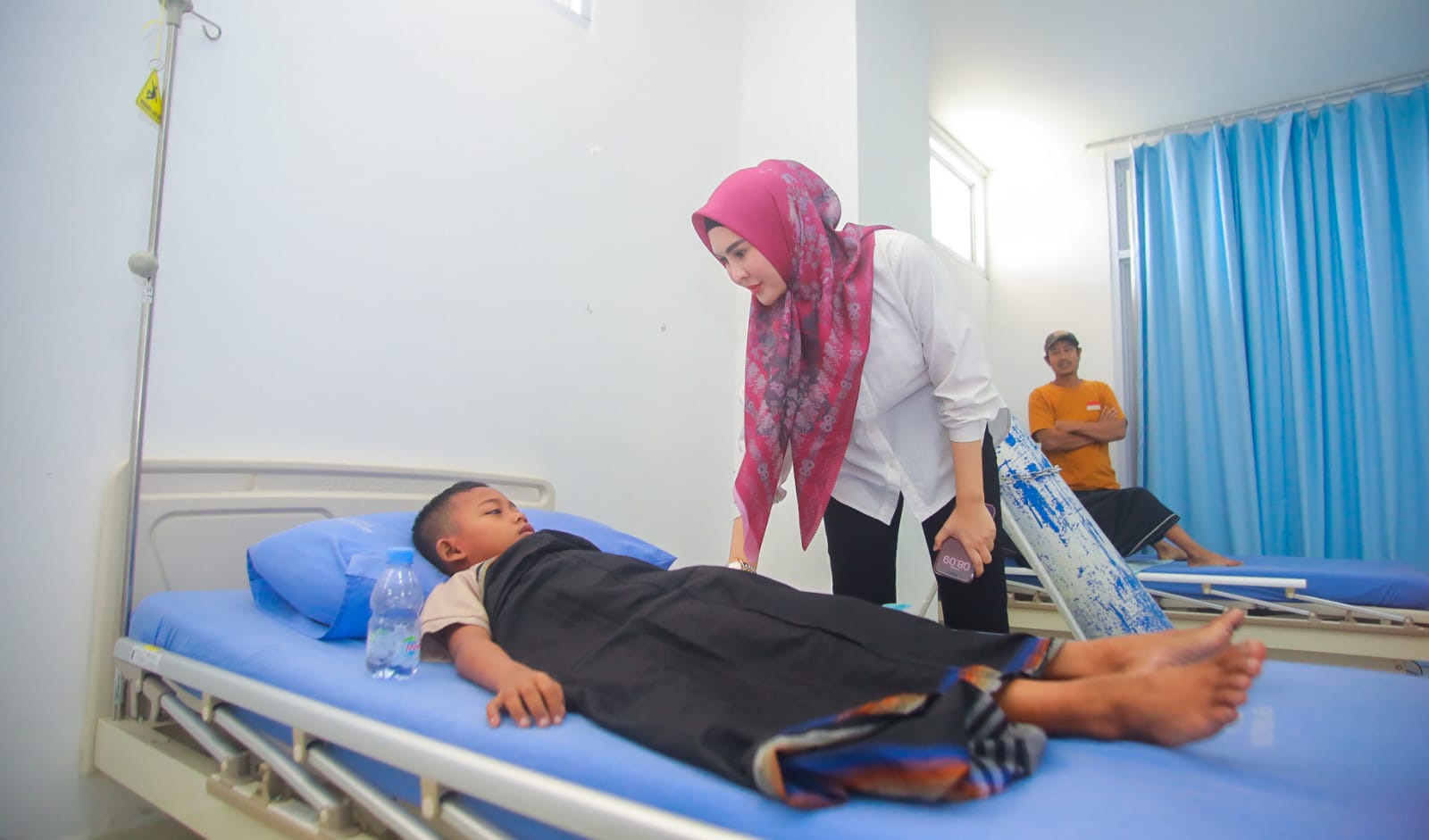 Khitanan massal GOPTKI Tangsel di Rumah Sakit Umum Daerah (RSUD) Pondok Aren, Kamis (18/6). (tangselpos.id/irm)