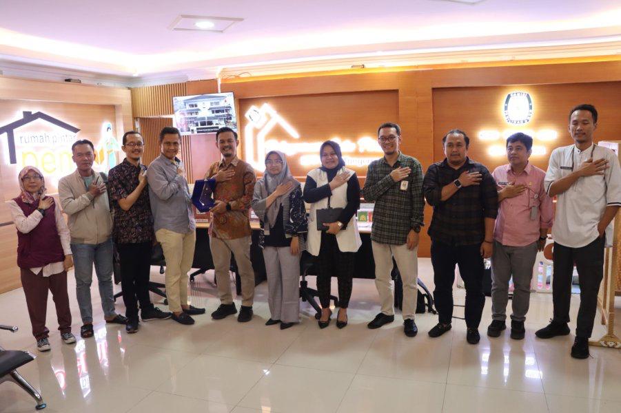 JAGA INTEGRITAS.  KPU Kota Tangsel terus memperkuat komitmennya dalam membangun Zona Integritas menuju predikat Wilayah Bebas dari Korupsi (WBK) dan Wilayah Birokrasi Bersih dan Melayani (WBBM).