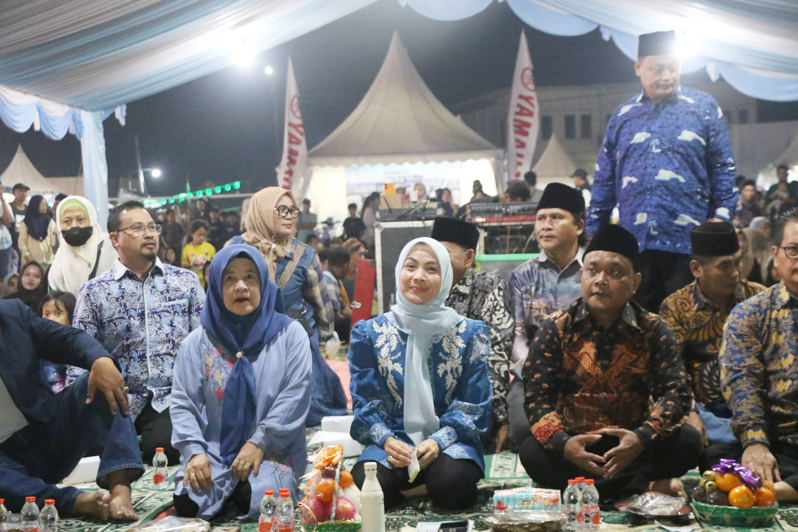 Bupati Serang Ratu Rachmatuzakiyah saat menutup Mancak Fest 2026 di Alun-alun Kecamatan Mancak pada Rabu (11/6) malam. HUMAS PEMKAB SERANG