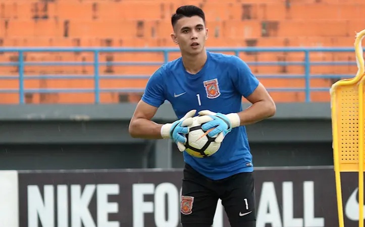 Kiper Borneo FC Nadeo Arga Winata. Foto : Ist