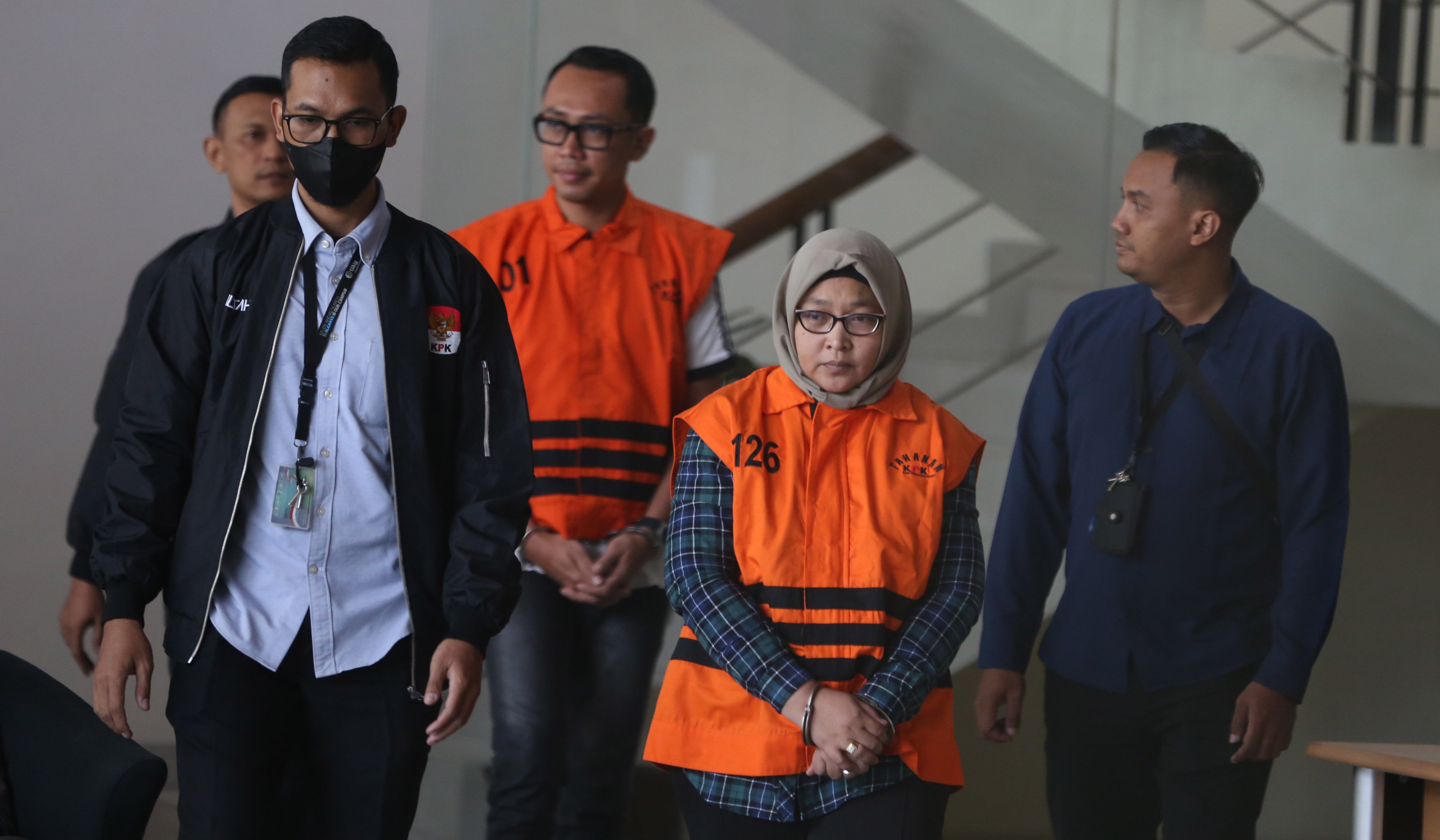 KPK menahan 2 tersangka baru terkait kasus Bupati Muara Enim. Foto : Ist