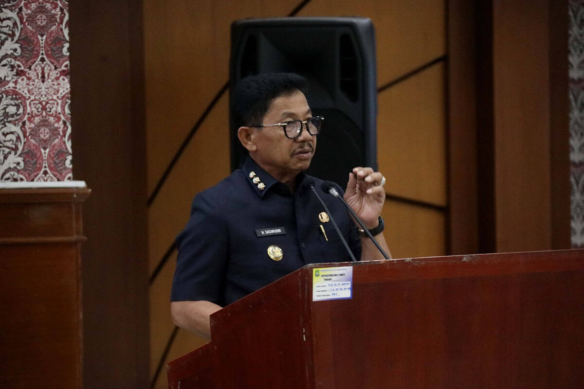 JAWAB PANDANGAN FRAKSI: Wali kota Tangerang menyampaikan jawaban atas pandangan fraksi-fraksi DPRD Kota Tangerang. ISTIMEWA