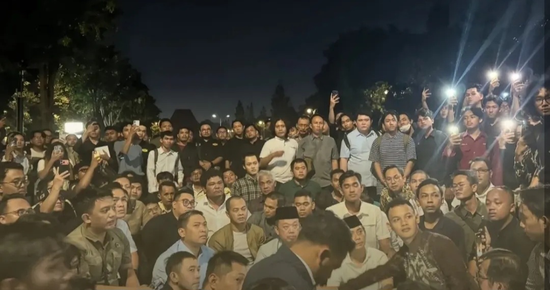 Dialog mahasiswa dengan tiga Anggota Kabinet Merah Putih di Kampus UGM. Foto ; Ist.