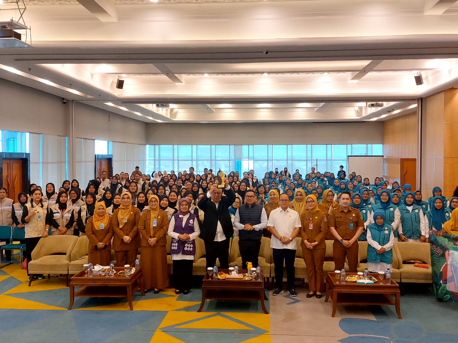 Peringatan Hari Anak Nasional (HAN) 2026 yang dirangkaikan dengan pemberian apresiasi kepada kader kesehatan dan Tim Ngider Sehat Premium di Aula Blandongan, Puspemkot Tangsel, Senin (22/6). Foto : Ist