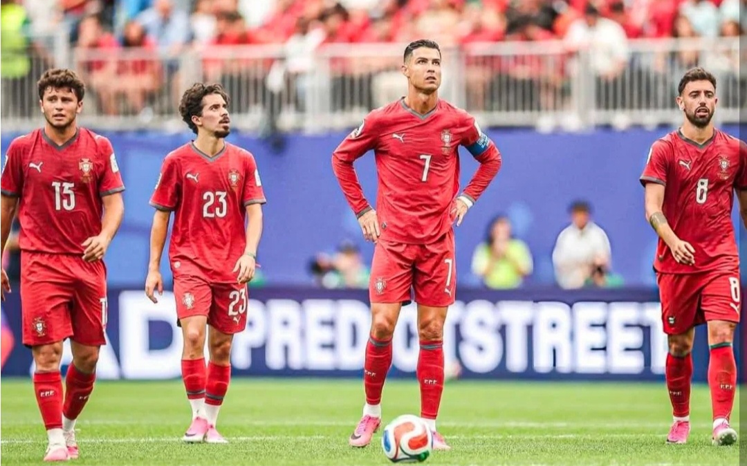 Ronaldo (no 7) dan skuad Spanyol. Foto : Ist