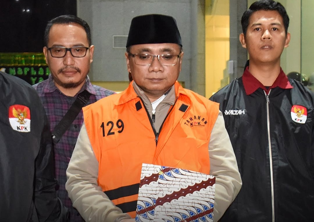 Mantan Menag Yaqut Cholil Qoumas usai menjalani pemeriksaan sebagai tersangka dalam kasus dugaan korupsi pengelolaan kuota haji 2023–2024. Foto : Ist