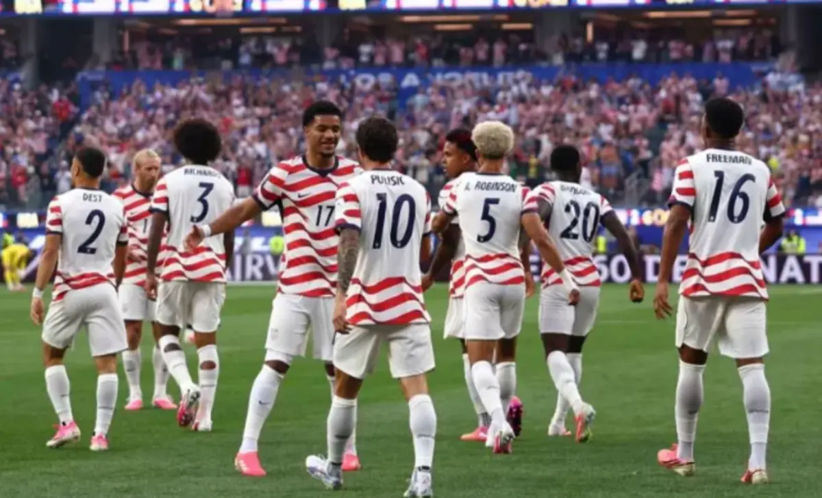 Selebrasi Timnas Amerika Serikat usai kalakhan Bosnia 2-0. Foto : Ist