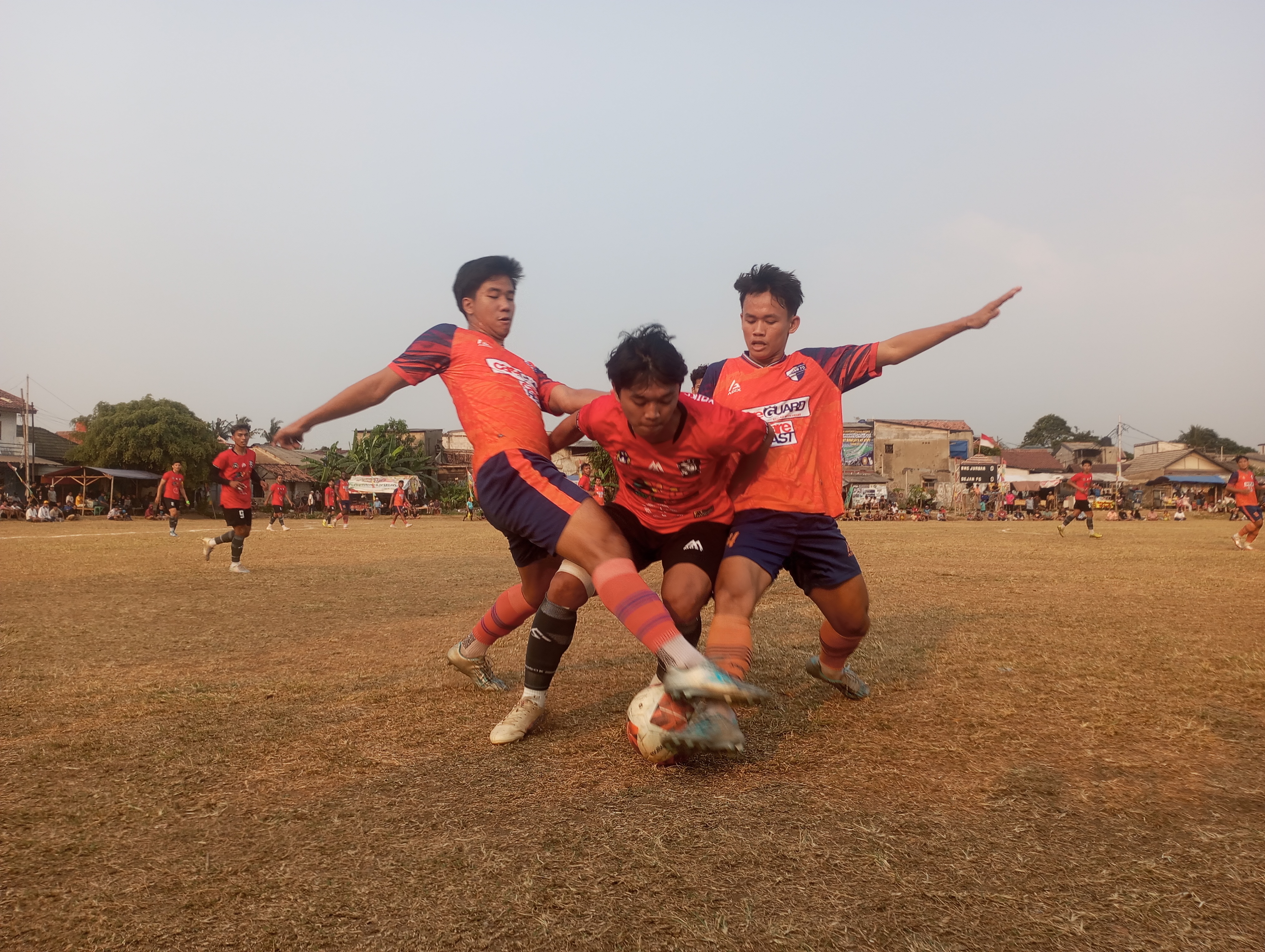 Dejan FC melaju ke quarterfinal usai mengalahkan BMC Jurbar dengan skor telak 4-0 pada Sabtu (25/07/2026).(tangselpos.id).