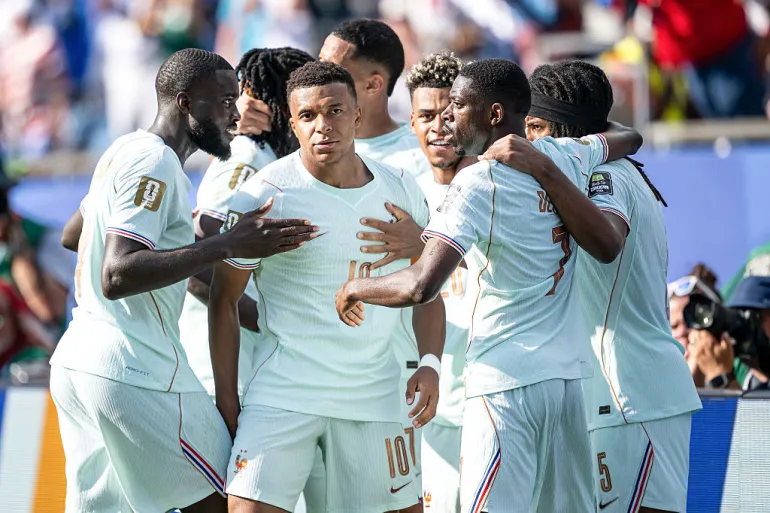 Mbappe dan skuad Timnas Prancis. Foto : Ist