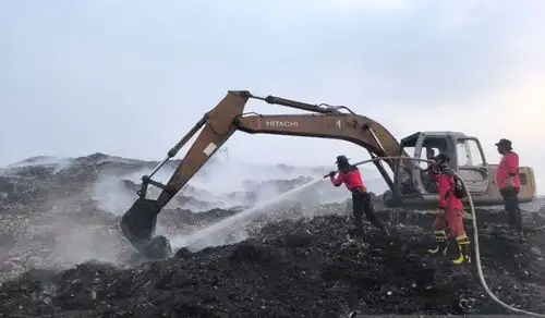 Kebakaran sampah di TPA Jatiwaringin di Kabupaten Tangerang. Foto : Ist