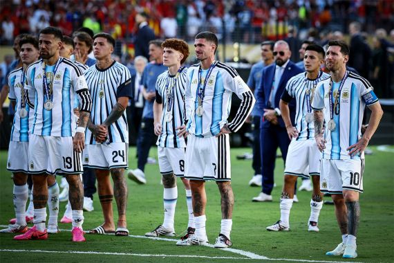 Timnas Argentina dan medali Perak Piala Dunia 2026. Foto : Ist