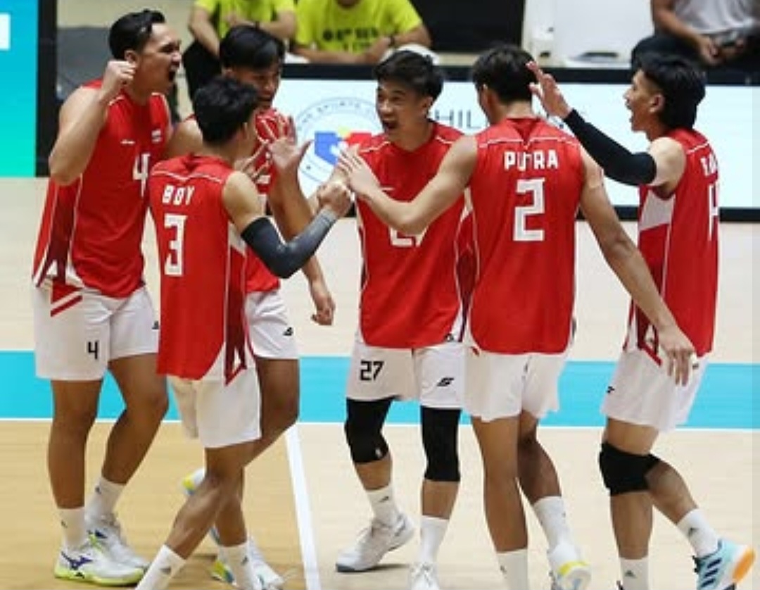 Selebrasi timnas bola voli Indonesia usai mengalahkan tian rumah Filipina 3-0. Foto : Ist