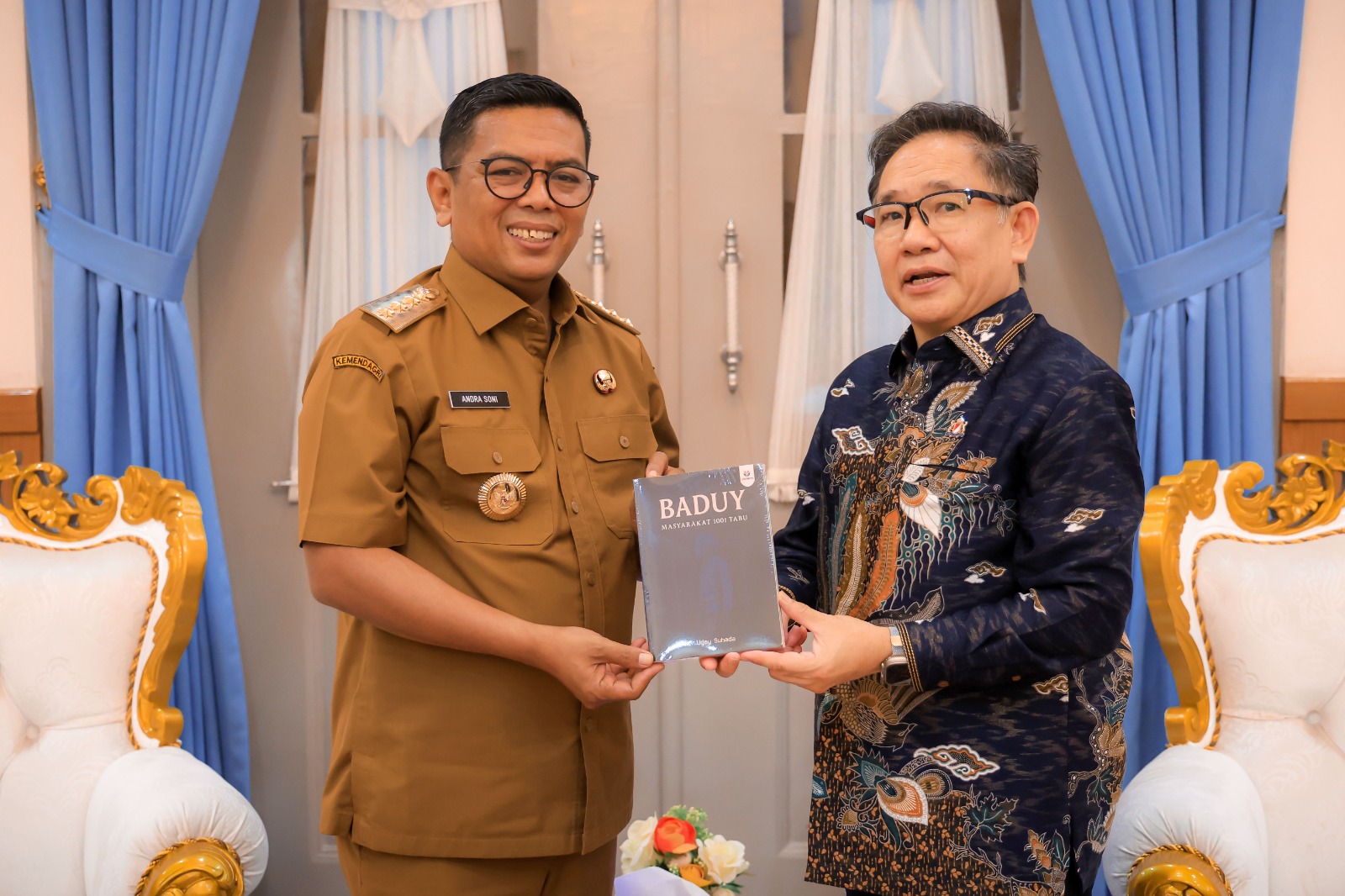 Gubernur Andra Soni saat menerima kunjungan Komite Bilateral KADIN Indonesia untuk Vietnam dan Kamboja, Edwin Setiawan Tjie. Foto : Humas Pemprov