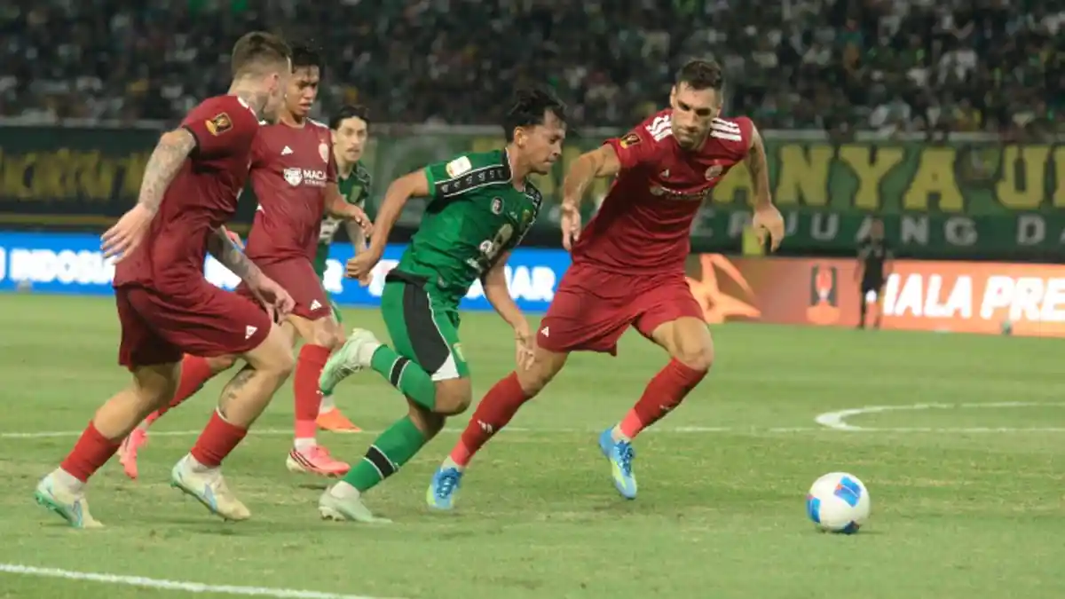 Laga Persebaya vs Persija. Foto : Ist