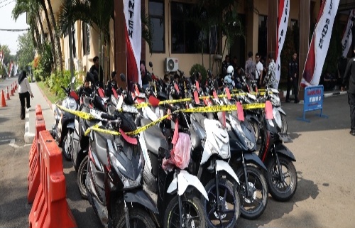 Motor curian yang berhasil diamankan di Polda Banten. Foto : Ist