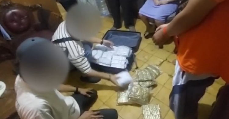 Polda Metro Jaya berhasil menyita 8.698 cartridge berisi cairan Etomidate dan menangkap empat orang tersangka. Foto : Ist