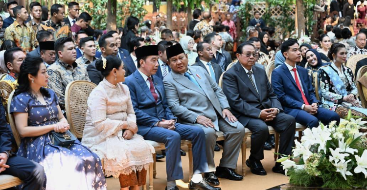 Presiden Prabowo, mantan Presiden Jokowi dan mantan Presiden SBY duduk bersama dalam acara resepsi. Foto : Ist
