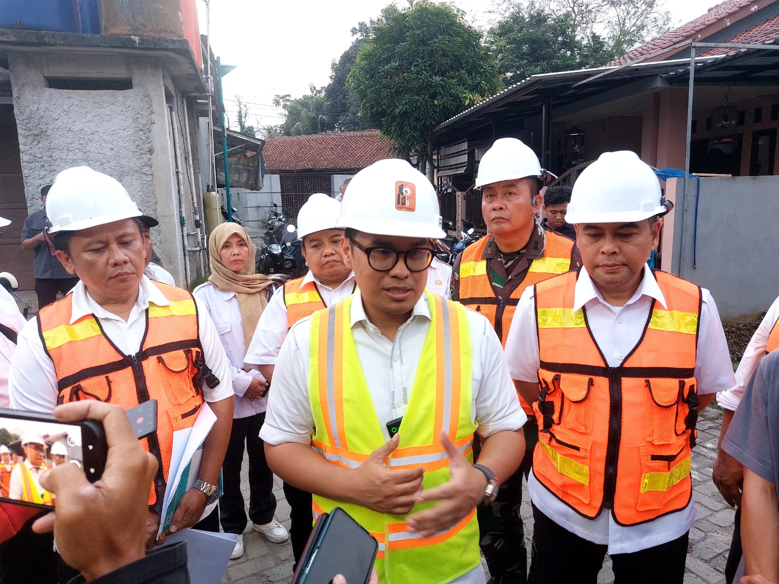 PEMBANGUNAN. Wakil Wali Kota Tangsel, Pilar Saga Ichsan mendorong agar pengerjaan proyek pembangunan infrastruktur dikebut hingga akhir tahun.