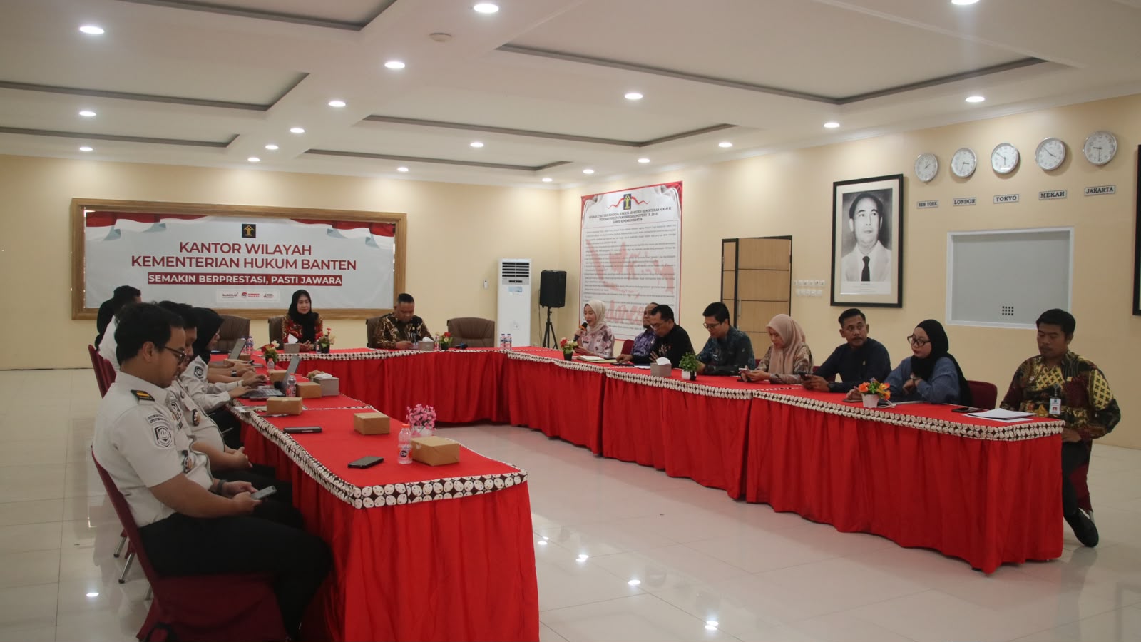 Rapat dan Diskusi Pewarganegaraan dan Kewarganegaraan di Bale Soepomo, Kantor Wilayah Kementerian Hukum Banten. Foto : Ist