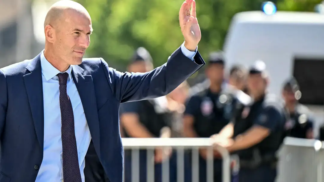 Zinedine Zidane kini resmi melatih Prancis. Foto : Ist