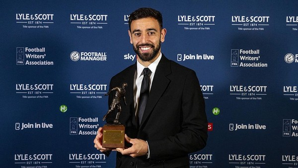 Gelandang MU Bruno Fernandes sabet Pemain Terbaik Professional Footballers’ Association (PFA) untuk musim 2025/2026. Foto : Ist