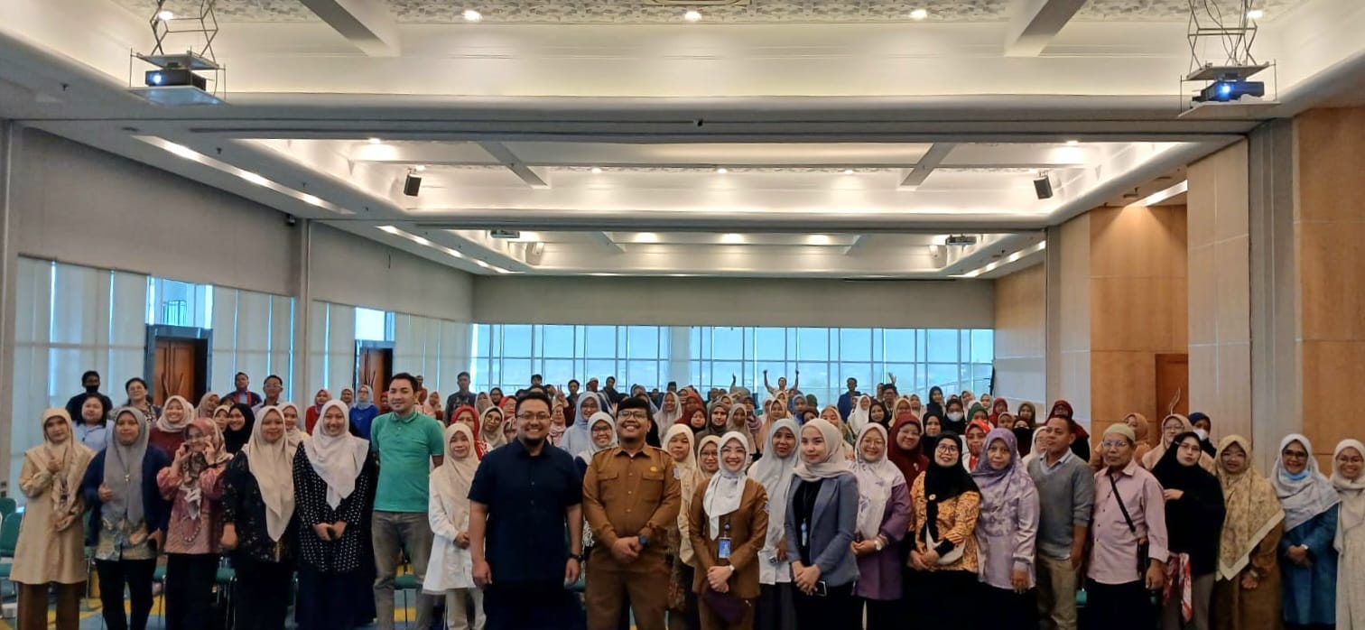 SINKRONISASI. Kegiatan sinkronisasi Data Pokok Pendidikan (Dapodik) PAUD 2026 yang melibatkan ratusan operator satuan pendidikan di Puspemkot Tangsel. Foto : Ist