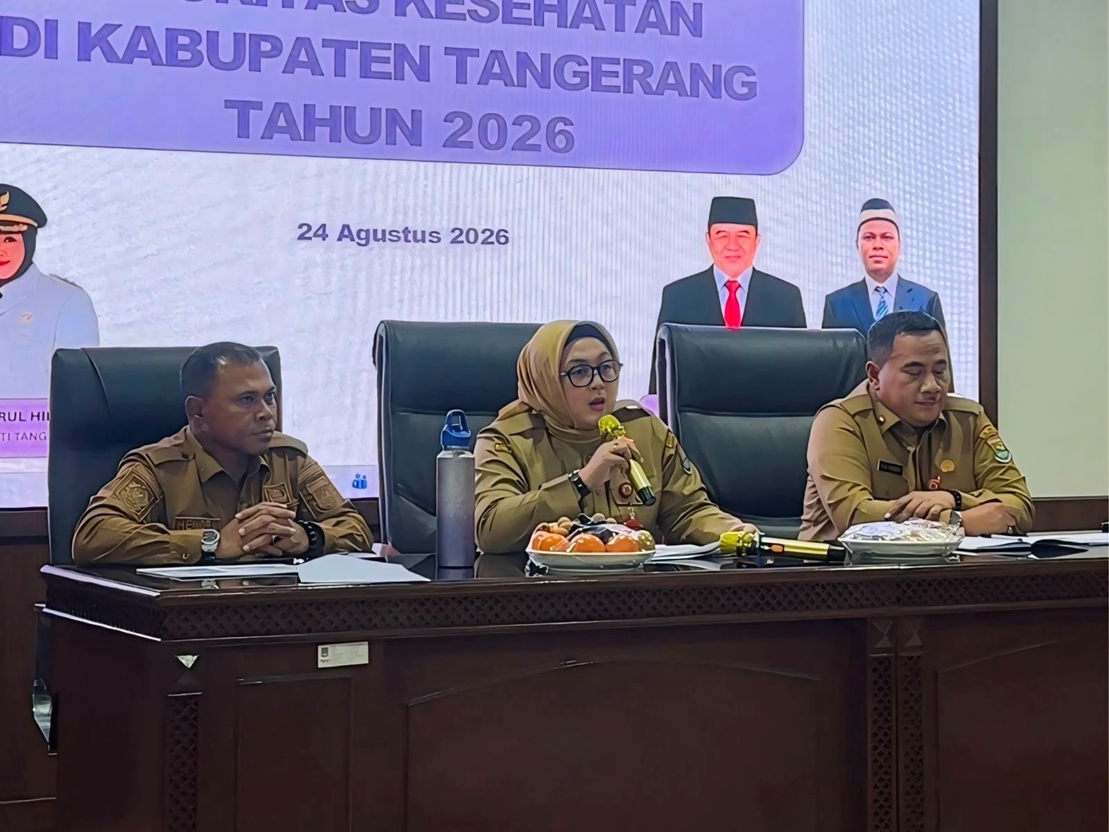 Wabup Intan Nurul Hikmah rapat evaluasi dan konsolidasi program prioritas kesehatan di Aula Dinas Kesehatan Puspemkab Tangerang, Senin (24/8/2026). Foto : Ist