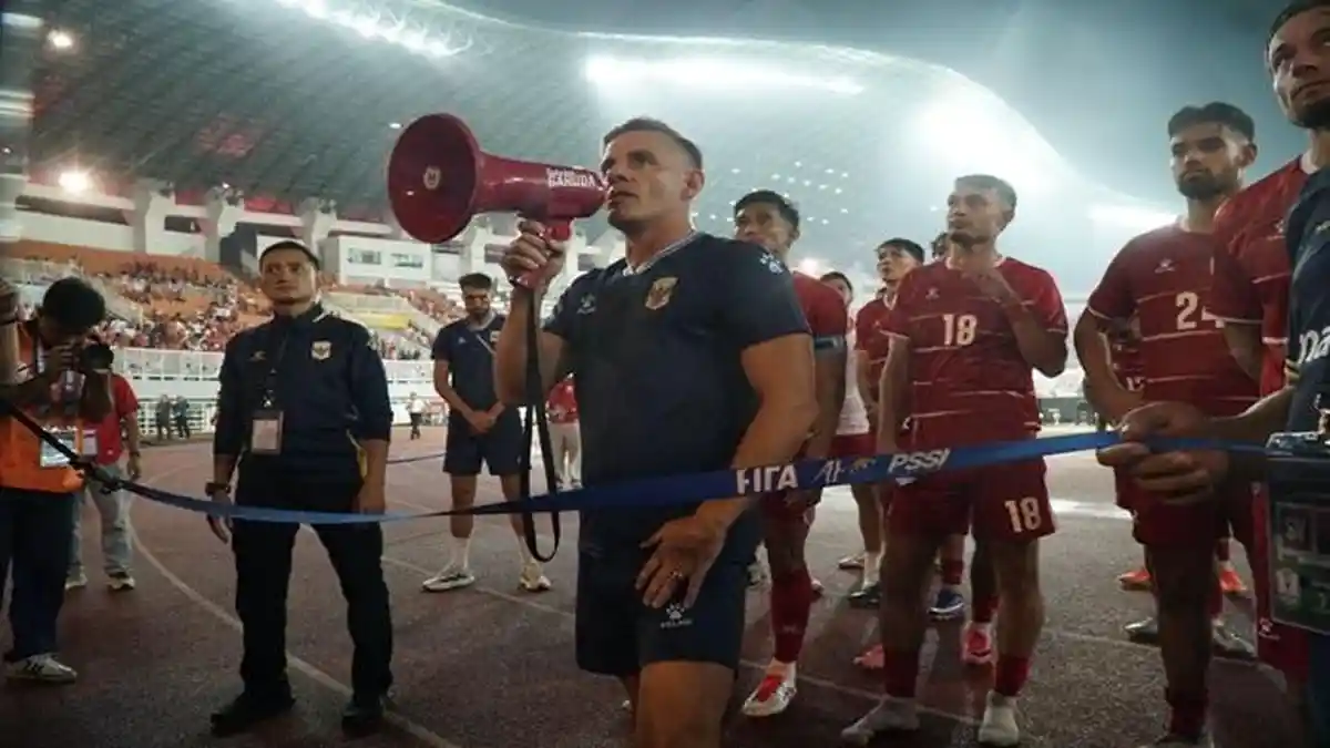 Pelatih John Herdman dan skuad Timnas. Foto : Ist