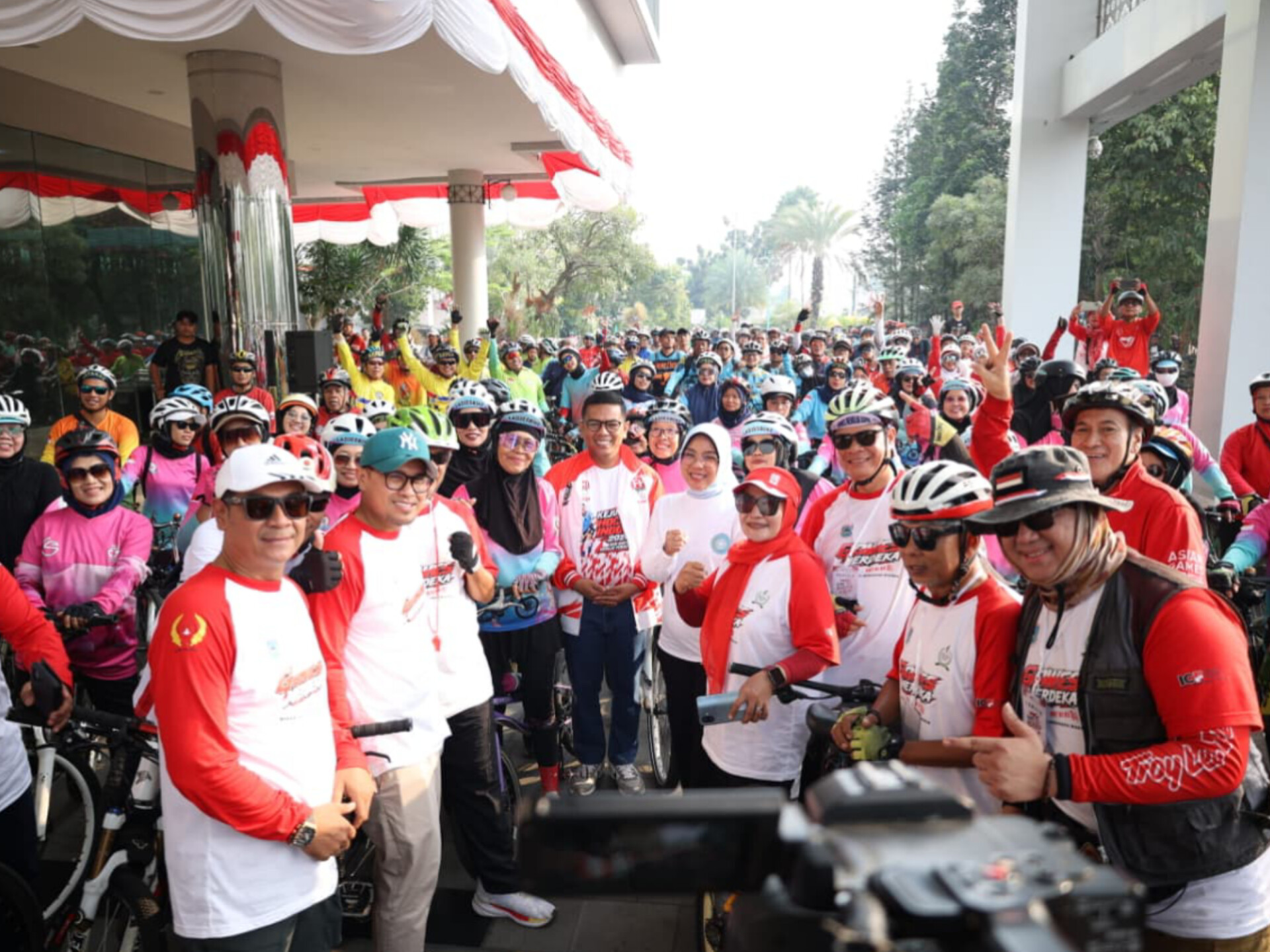 Gowes Merdeka yang digelar Indonesia Cycling Federation (ICF) Kota Tangerang Selatan (Tangsel), Minggu (23/8). Foto : Ist