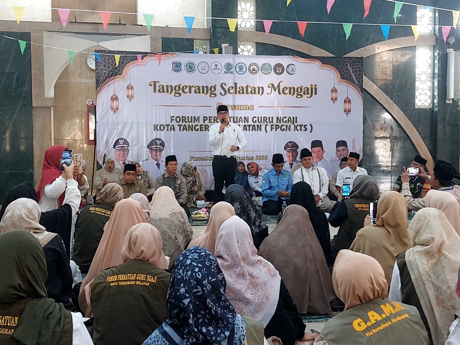 Wakil Wali Kota Tangsel, Pilar Saga Ichsan dalam acara Tangsel Mengaji bersama FPGN di Masjid Agung Al-Mujahidin Pamulang.