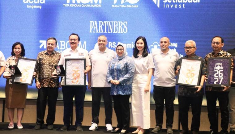 Wakil Bupati Tangerang Intan Nurul Hikmah saat menghadiri peluncuran tim, jajaran pelatih, dan jersey baru Persita. Foto : Humas Pemkab. Tangerang
