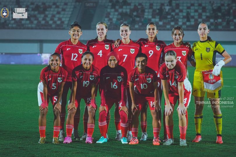 Garuda Pertiwi memastikan tiket ke semifinal Srikandi Merdeka Cup 2026 setelah mengalahkan Hong Kong 1-0. Foto : Ist