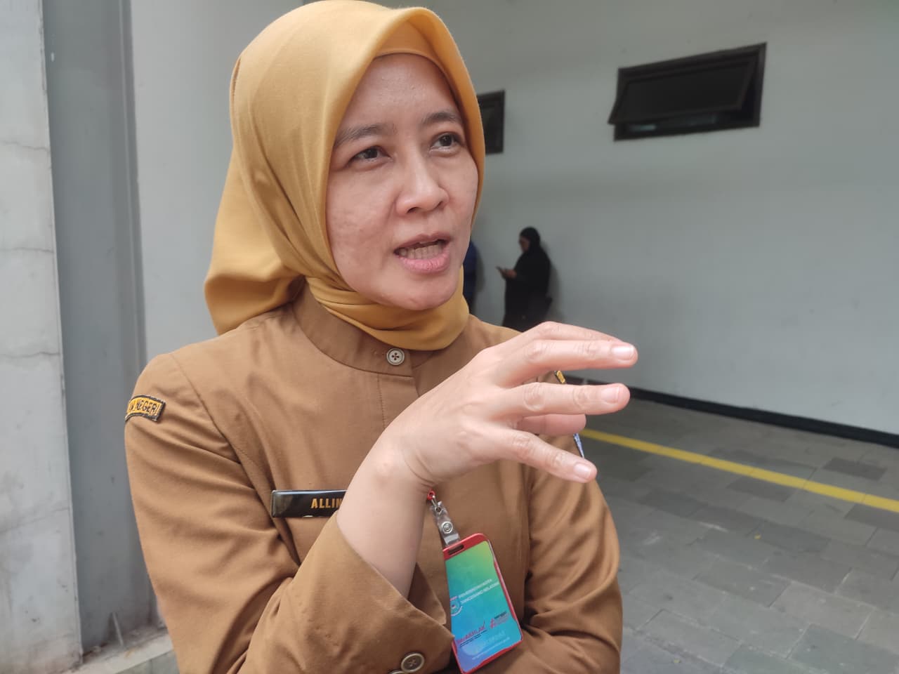 PENYAKIT KEMARAU. Kepala Dinas Kesehatan Kota Tangsel, Allin Hendalin Mahdaniar mengimbau masyarakat untuk selalu menjaga kebersihan untuk mencegah penularan penyakit di musim kemarau.