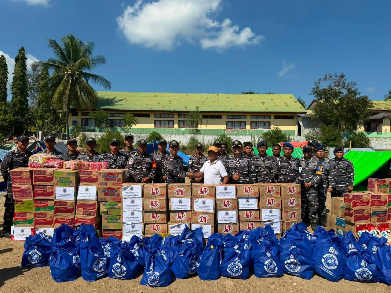 Bantuan terus mengalir ke NTT. Foto ; Ist