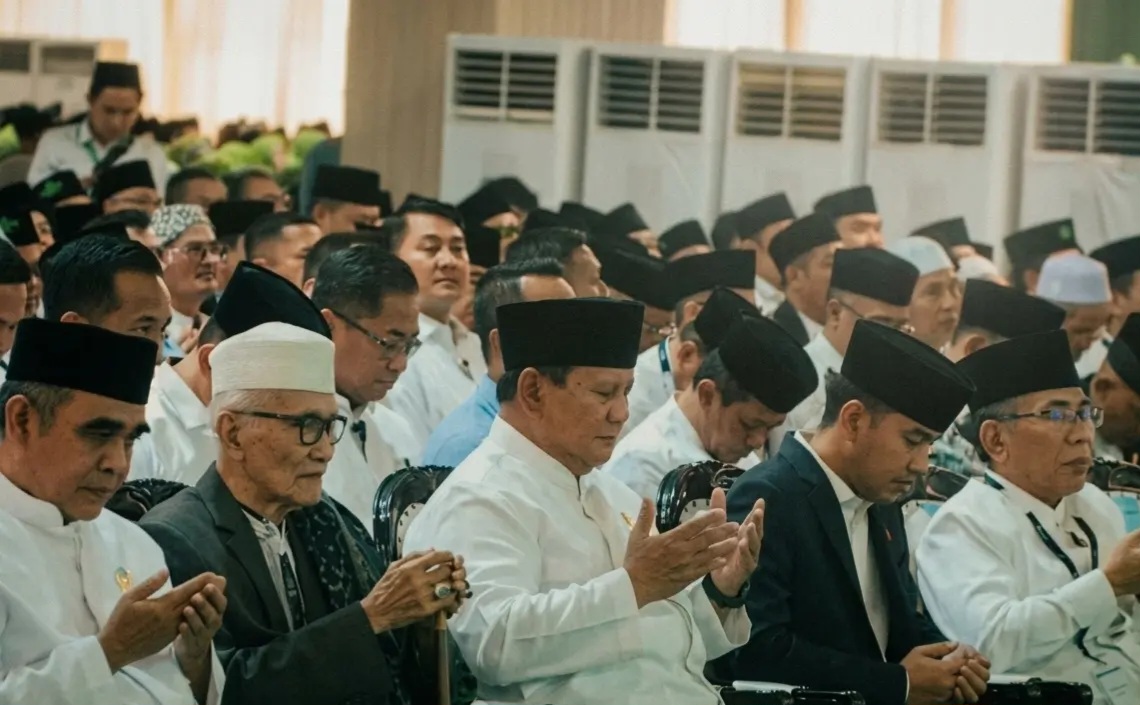 Presiden Prabowo dan Wakil Presiden Gibran menghadiri Muktamar NU ke 35 di Pondok Pesantren Bahrul Ulum Tambakberas, Kabupaten Jombang, Jawa Timur, Kamis (27/8/2026). Foto : Ist