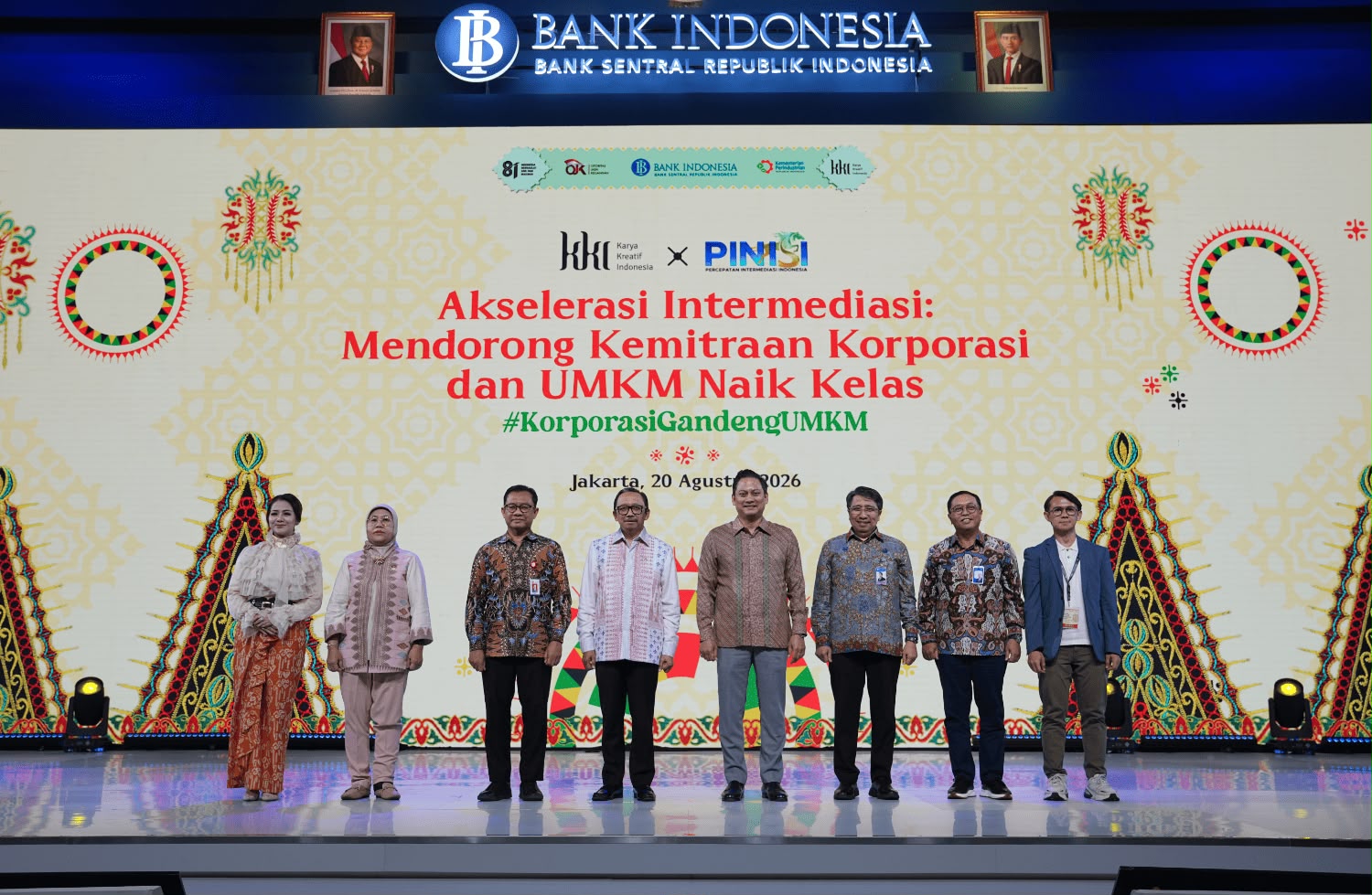 KARYA KREATIF INDONESIA. Suasana pembukaan Karya Kreatif Indonesia yang digelar Bank Indonesia di JICC Jakarta, beberapa waktu lalu. Kegiatan tersebut melibatkan 550 UMKM, serta 1.300 UMKM secara daring. IST