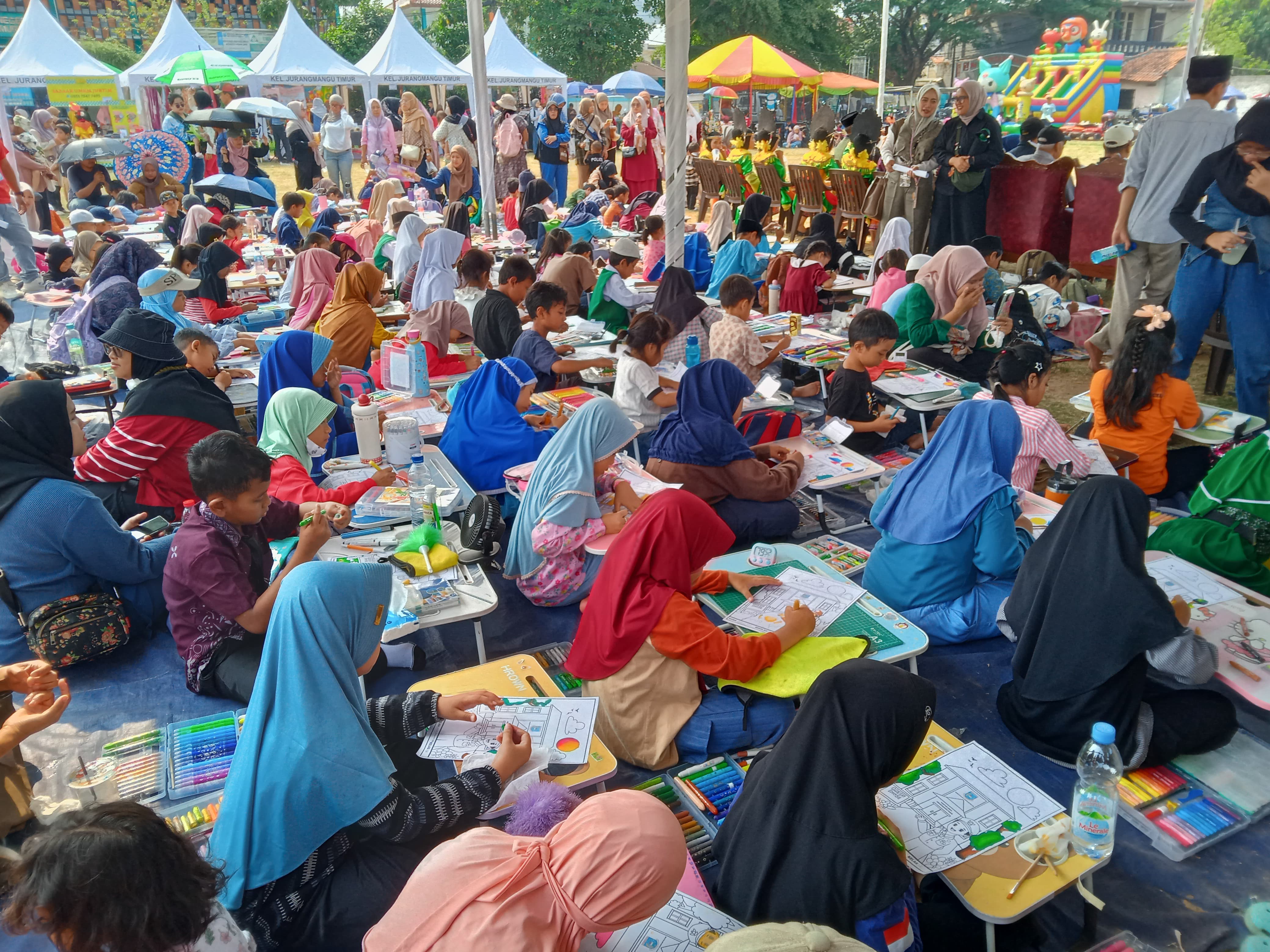 Perlombaan mewarnai diikuti 116 anak. Foto : Alifah Mg