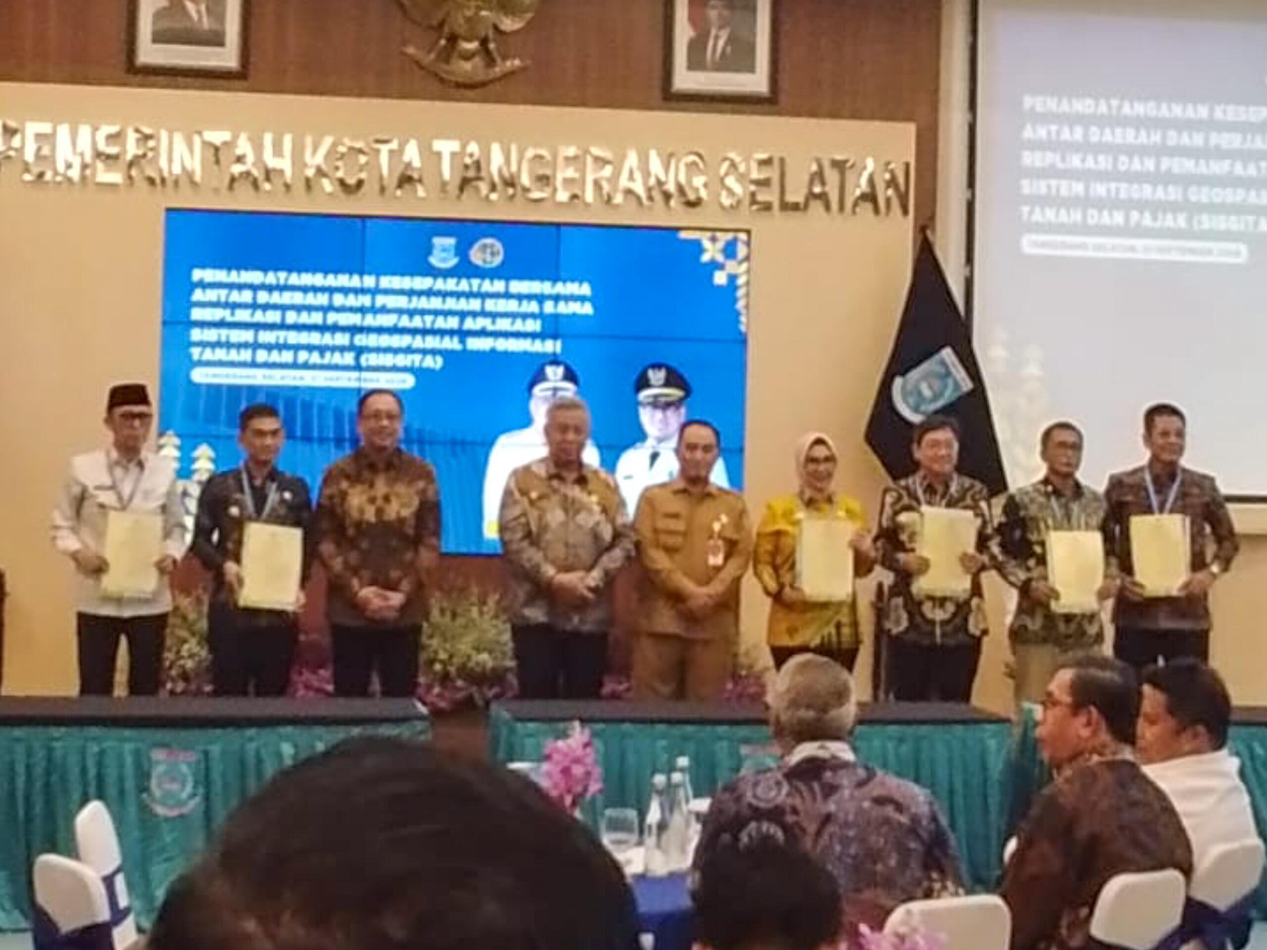 Penandatanganan MoU dan PKS Replikasi SISGITA di Puspemkot Tangsel, Senin (21/9/2026). (tangselpos.id/lim)