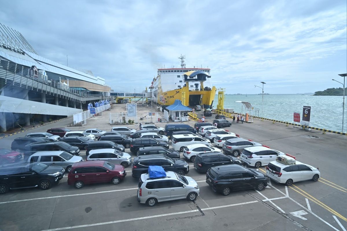 Situasi penyeberangan pelabuhan Merak. Foto : Ist