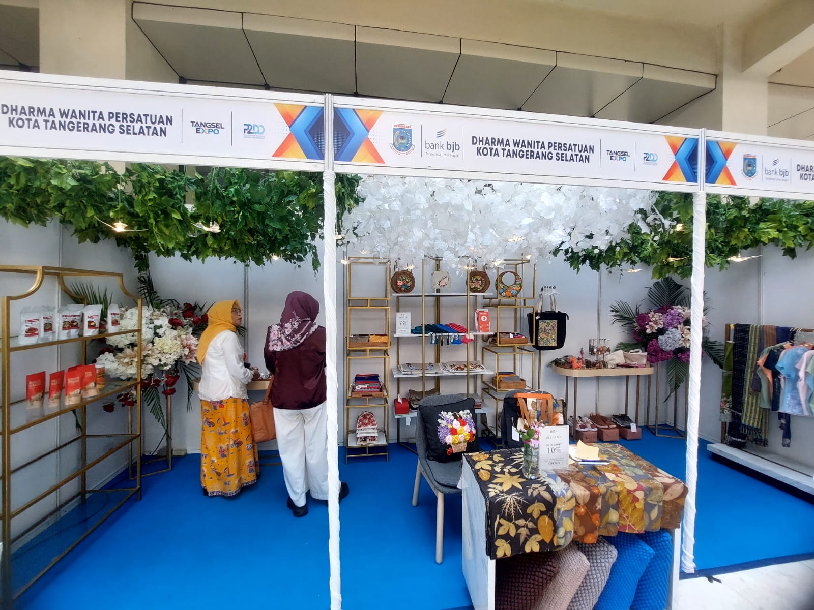 TANGSEL EXPO. Jajaran produk lokal menghiasi puluhan booth di ajang Tangsel Expo