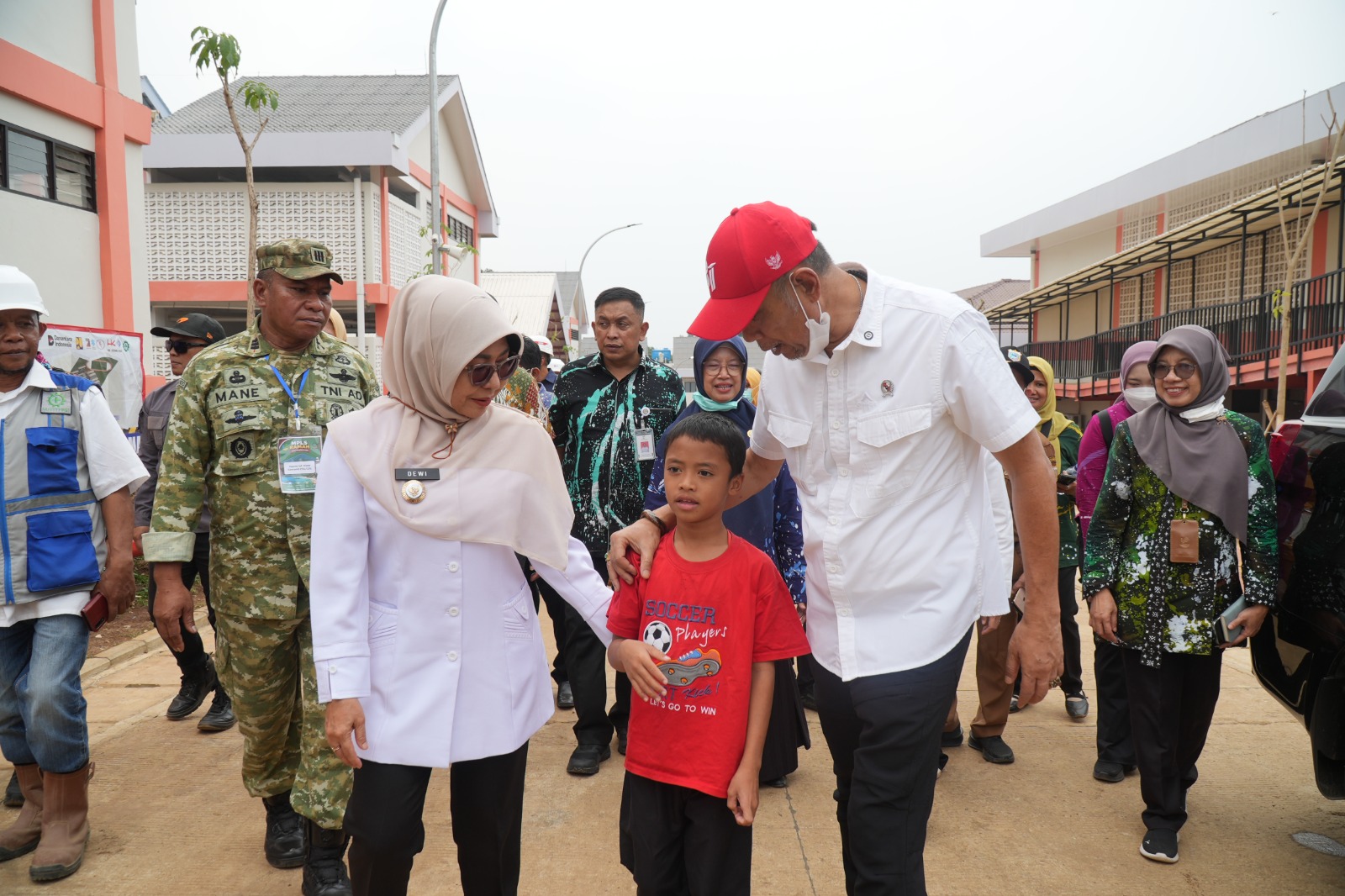 Wamensos RI, Agus Jabo Priyono didampingi Bupati Dewi Setiani, saat mengunjungi Sekolah Rakyat Terintegrasi 1 Kabupaten Pandeglang, Selasa (8/9/2026).(Istimewa)