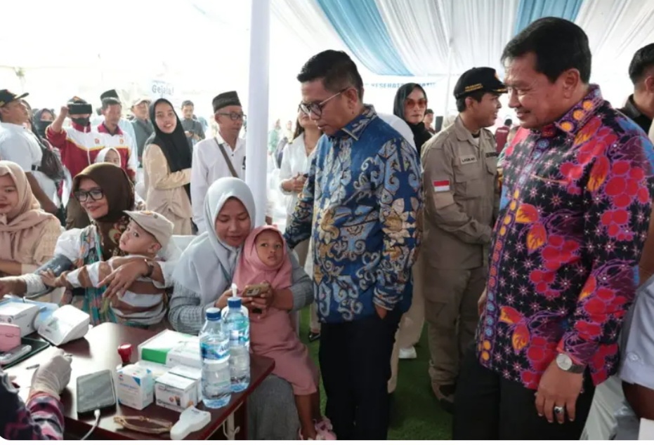Bupati Tangerang Moch. Maesyal Rasyid mendampingi Gubernur Andra Soni saat CKG di Gedung Kitri Bakti, Kecamatan Curug, Kabupaten Tangerang, Kamis (3/9/2026), Foto : Ist