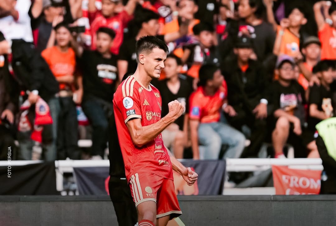 Selebrasi skuad Persija Ivan Mamut usai menjebol gawang Persib. Foto : Ist