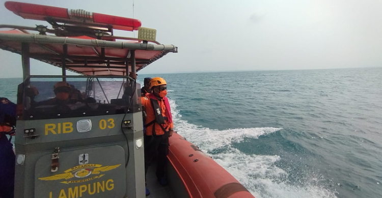 Tim SAR gabungan sedang pratroli menggunakan speed boat di Perairan Selat Sunda, Kabupaten Pandeglang, Banten. Foto : Ist
